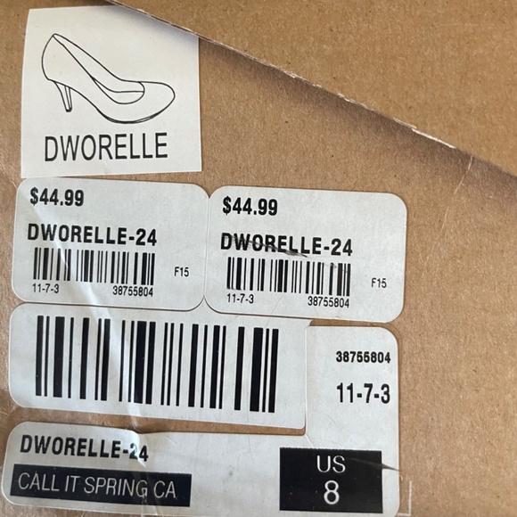 Size 8 Call it Spring heels - Picture 7 of 7